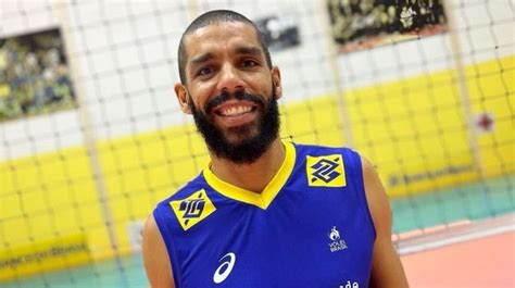 Brasil Un Jugador De Voley Public Una Encuesta Con Amenazas A Lula