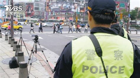 車不讓人挨轟！ 他逆風：警察是否也要取締「不良行人」│車禍│開車│駕駛│tvbs新聞網