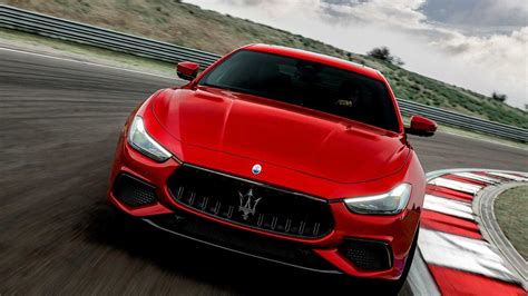 Maserati Ghibli Launched At Cr Gets L Hybrid Engine