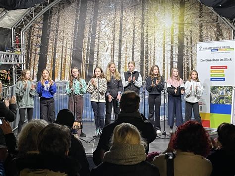 Chor Der Gesamtschule Br Hl Auf Dem Weihnachtsmarkt In Br Hl