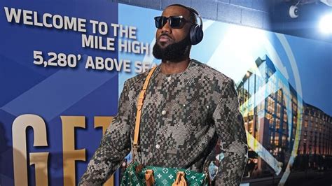 Look Of The Week Lebron James Flies The Flag For The Man Bag Cnn