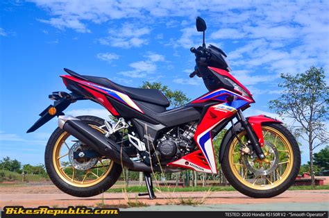 Tested Honda Rs R V Smooth Operator Bikesrepublic