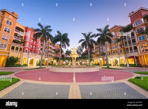 Naples city skyline hi-res stock photography and images - Alamy