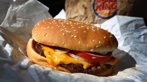 Burger Places That Deliver Near My Location - Burger Poster