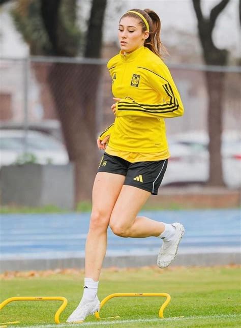 Tatiana Flores Realiza Su Primer Entrenamiento Con Tigres Femenil En