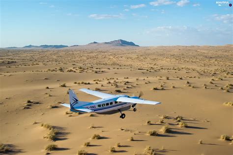 Desert Plane Sky Flying Beautiful Views Wallpapers 1920x1278