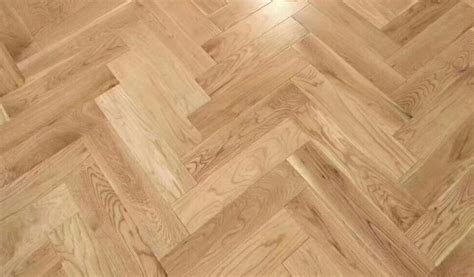 Engineered Herringbone Click Lacquered FTH1451C 14 3x150x600 Engineered