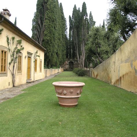 Festooned Pot Poggi Ugo Terracotta Impruneta