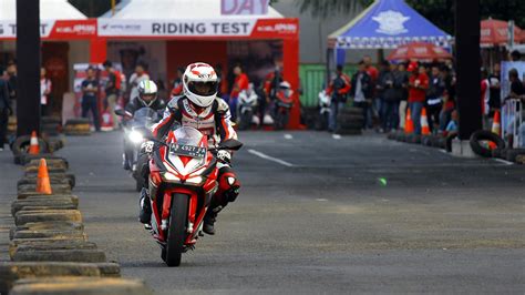 CBR Trackday 2019 Siap Digelar Di 8 Kota Pecinta Honda CBR Unjuk Nyali