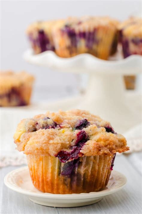 Blueberry White Chocolate Muffins With Streusel Restless Chipotle