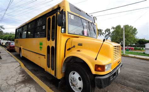 Civiles armados bajan a estudiantes de su autobús durante bloqueos en