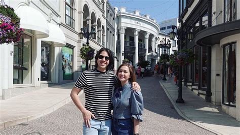 potret maia estianty  el liburan  los angeles disebut