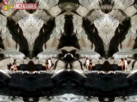 Naked Esther Zimmering In Der Liebe Entgegen