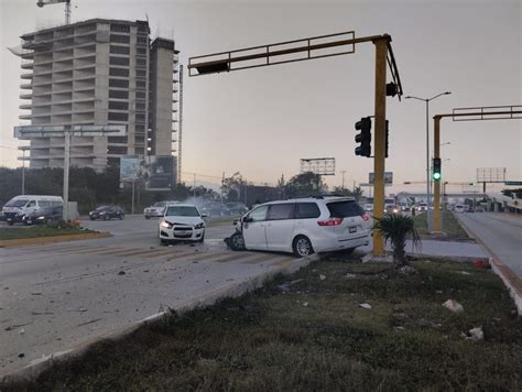 Choque En Blvd Colosio Deja Al Menos Dos Heridos QR Ahora Noticias