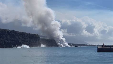 VIDEO Is That An Eruption I Can See Angry Cop Busts Naked Male Model