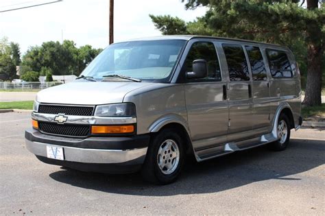 2004 Chevrolet Express Photos