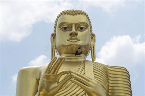 Dambulla Sri Lanka La Fachada Principal Del Templo Dorado