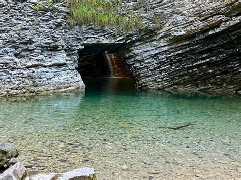 Emozionante Trekking Tra Il Castello Di Zumelle E La Grotta Azzurra