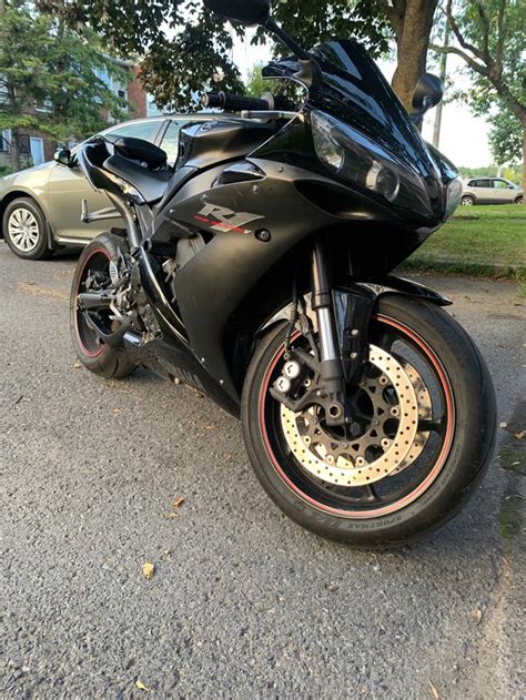 Yamaha R1 LOW MILEAGE | Sport Bikes | Ottawa | Kijiji