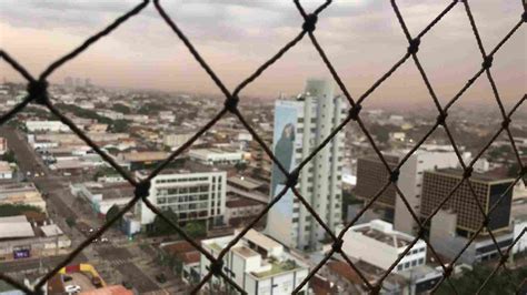 V Deo Nuvem De Poeira E Ventania Assustam Moradores Em Campo Grande