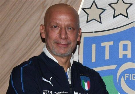 I Tifosi In Ansia Per Le Condizioni Di Salute Di Vialli Forza