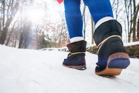 We Review 4 Women's Winter Boots With The Best Traction