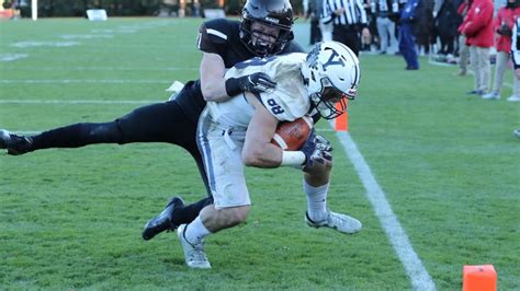 Football Yale Bests Brown 5935 With Offensive Onslaught Yale Daily News