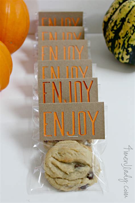 Cookie party favors made with Cricut Explore.