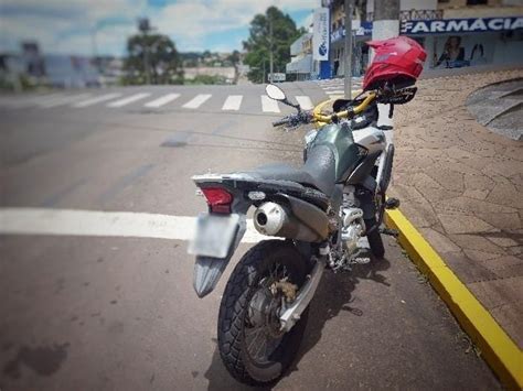 Jovem Empina Moto Na Frente Da PM E Acaba Preso Em SC