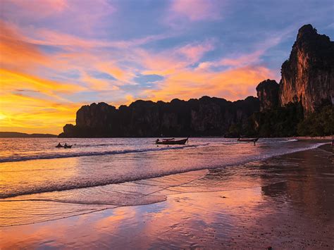 ridiculous sunset  railay beach thailand