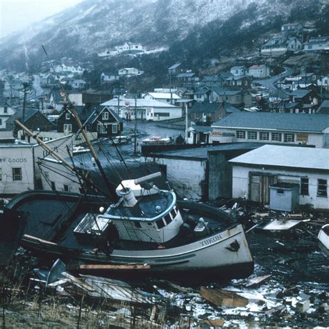 Japan issues tsunami warnings after Kamchatka earthquake