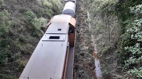 SD 40 o tanqueiro vazio no túnel em Tambaú SP YouTube