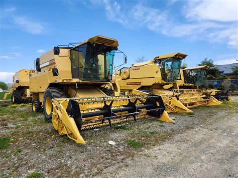 Used New Holland Tx 34 Combine Harvesters No J0707 GSAT JP