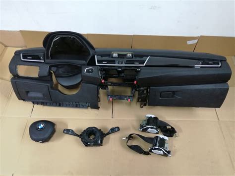 BMW 2 ACTIVE TOURER LIFT LCI F45 A83 PLUG IN KOKPIT DESKA KONSOLA