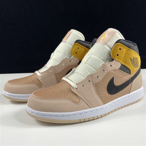 Jordan 1 Mid SE Particle Beige W 2021052402 125 00 Rose Kicks