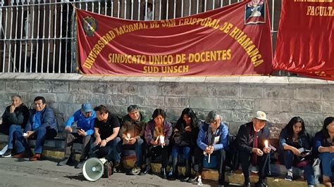 HUELGA NACIONAL DE DOCENTES UNIVERSITARIOS LA UNSCH TOMA EL RECTORADO