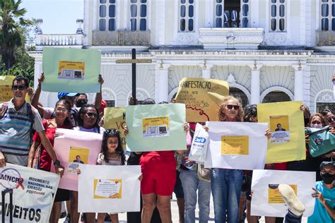 Ativistas Denunciam Cortes De Verbas Federais Para Medicamentos Que