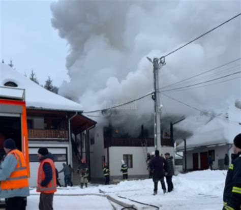 Incendiu La M N Stirea Sih Stria Putnei Din Suceava Pompierii Intervin