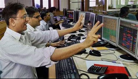 Sensex Nifty Extend Gains For 3rd Day On Strong Global Cues Lower Us