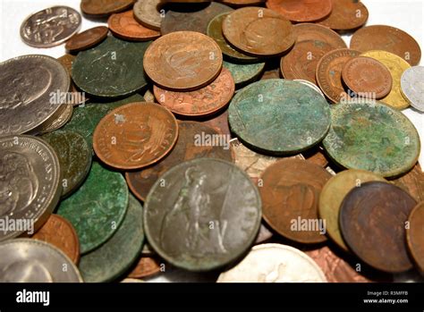 Pre decimal coins hi-res stock photography and images - Alamy