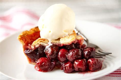 Homemade Cherry Pie | Foodtasia