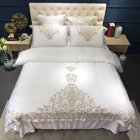 Luxury Embroidery Bedroom Set Pieces Silk Bedding Set King Queen