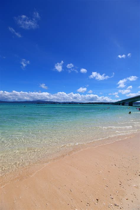 トゥンジ浜・古宇利ビーチ（縦）：no0505 沖縄のフリー写真素材サイト「ばんない堂」