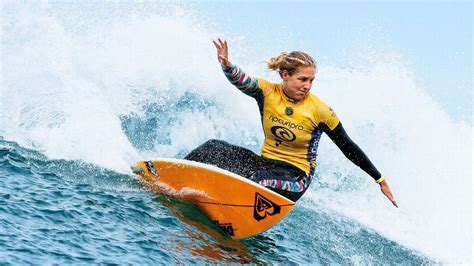 World Surf League To Offer Equal Prize Money To Women Beginning In 2019