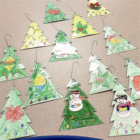 Contemporary and fun Christmas Art Projects for your Classroom!