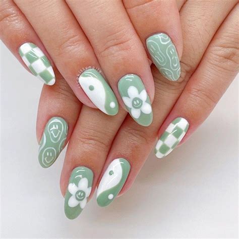 45+ Gorgeous Mint Green Nails To Try This Year For A Fresh Manicure