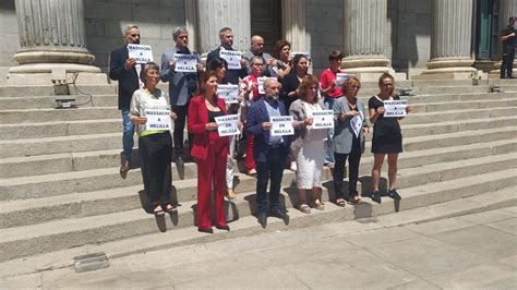 El Congreso guarda un minuto de silencio por las víctimas en los