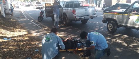 Motociclista Pierde El Control De Su Veh Culo Y Se Estrella Contra