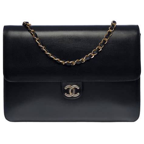 Tr S Chic Sac Chanel Classique Flap Bag En Cuir Lisse Marine Garniture