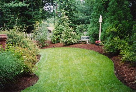 Mulch Installation - PlantingTree